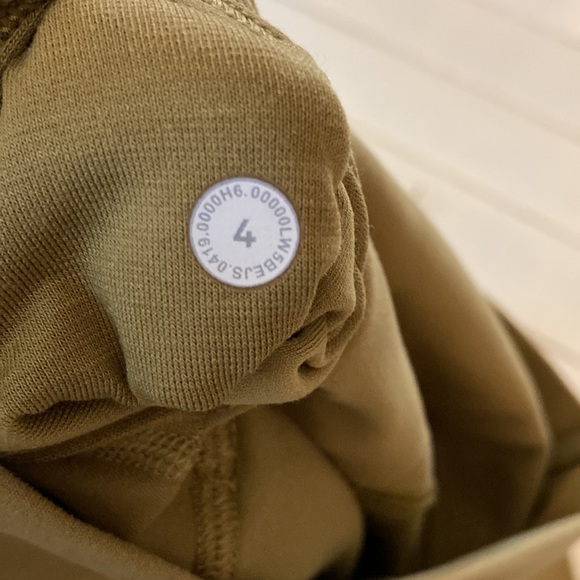 Lululemon Set | Aligns and High-Neck Energy Bra, Size 4 - Picture 3 of 8